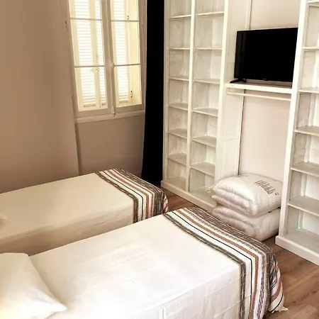 Apartment Augusta Palace - T3 **** 74m² - 150m Croisette